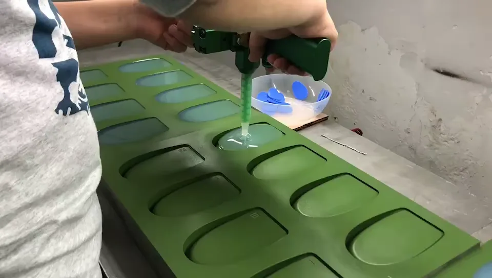 硅胶鞋垫生产视频